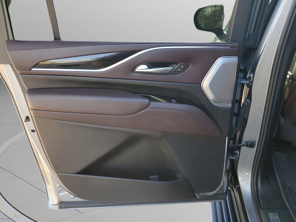 Certified 2023 Cadillac Escalade ESV Premium Luxury Platinum w/ LPO, Radiant Package image 17