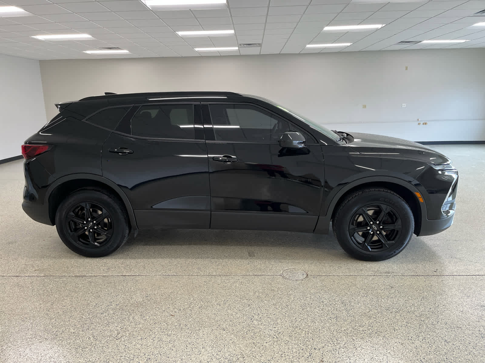 Used 2024 Chevrolet Blazer LT w/ Convenience Package image 4