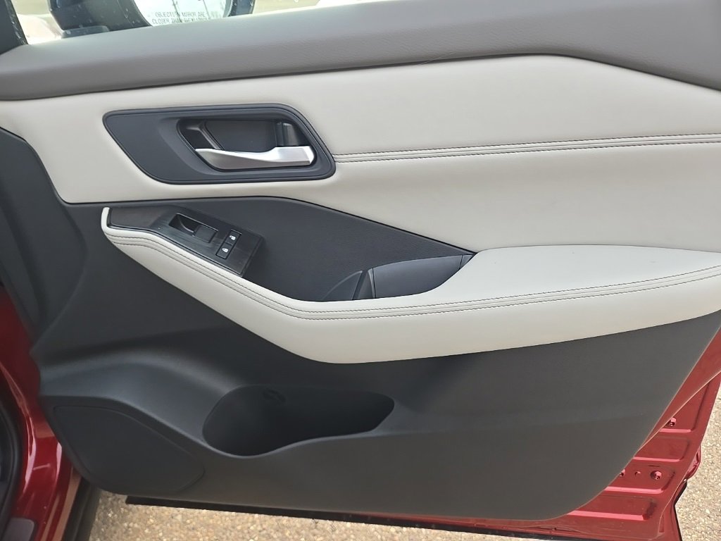 New 2026 Nissan Rogue SV image 25