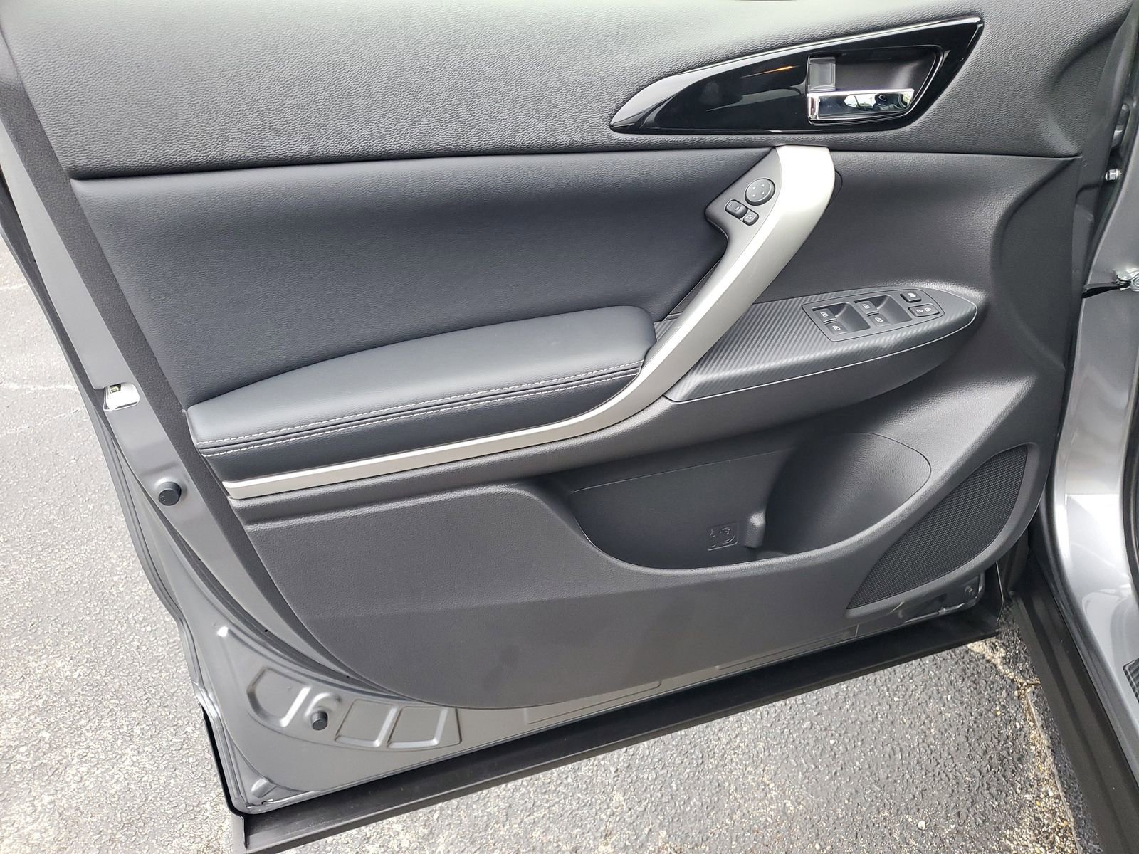 New 2026 Mitsubishi Eclipse Cross SEL image 8