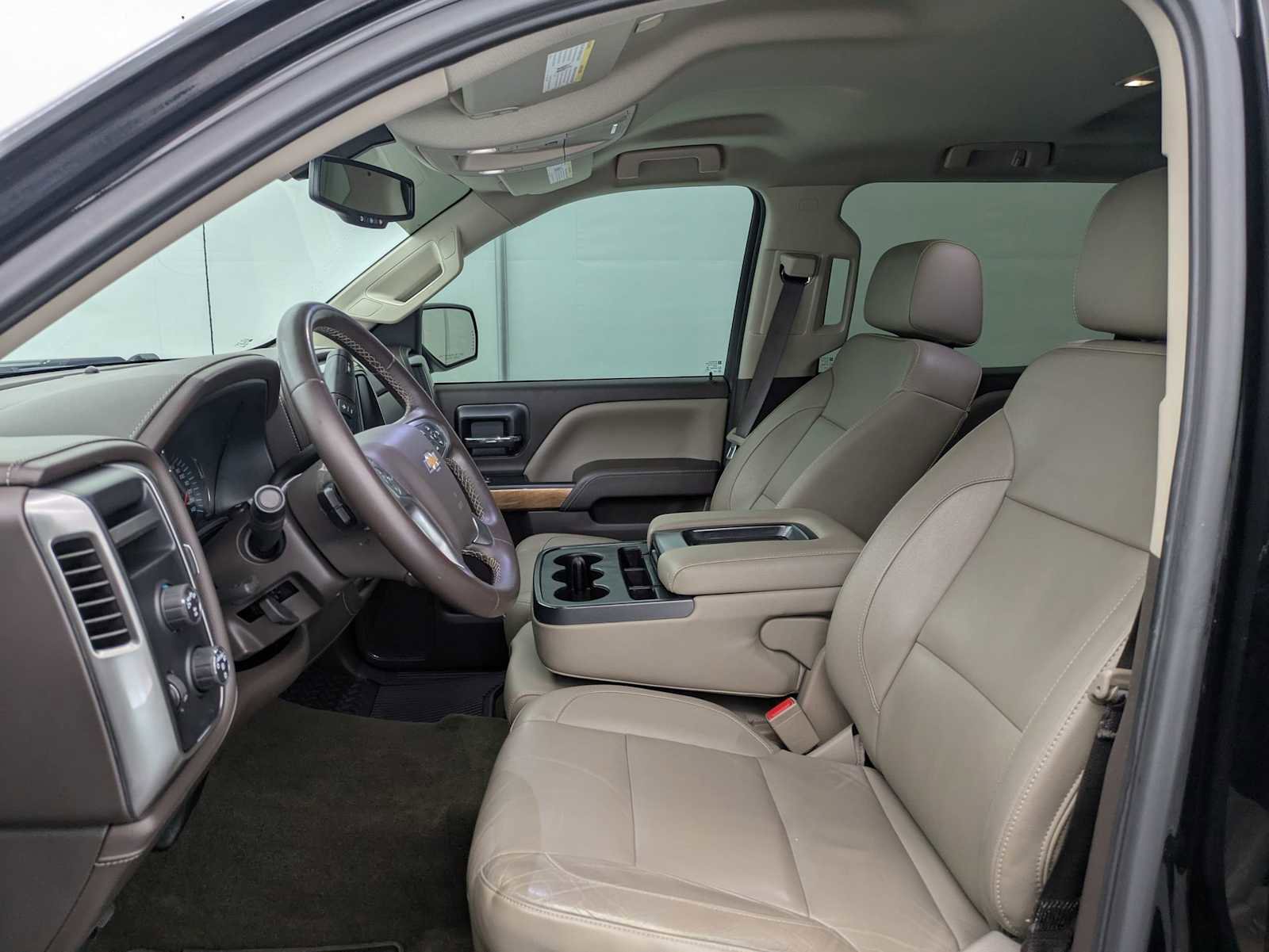 Used 2018 Chevrolet Silverado 1500 LTZ AWD/4WD image 18