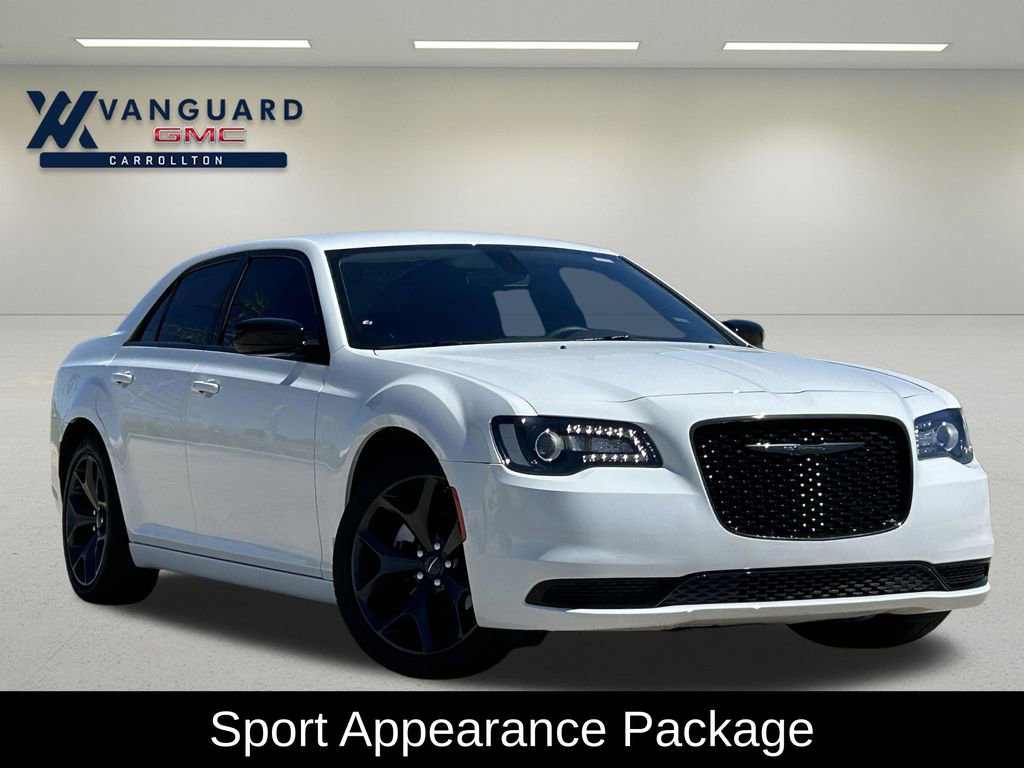 Used 2023 Chrysler 300 Touring w/ Sport Appearance Package image 2
