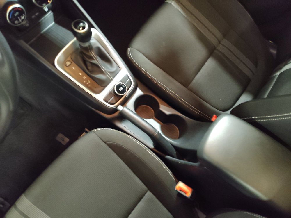Used 2025 Hyundai Venue SEL FWD image 26