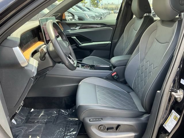 Certified 2025 Volkswagen Tiguan SEL R-Line AWD/4WD image 14