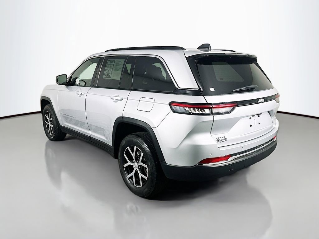 Used 2024 Jeep Grand Cherokee Limited image 5