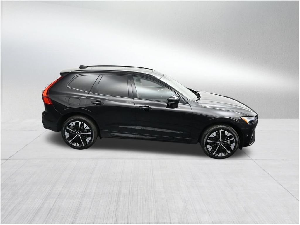 New 2026 Volvo XC60 B5 Plus AWD/4WD image 18