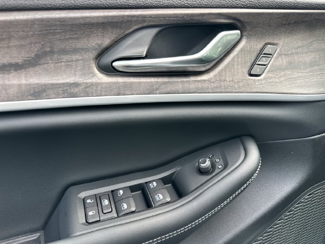 New 2027 Jeep Grand Cherokee Limited AWD/4WD image 15