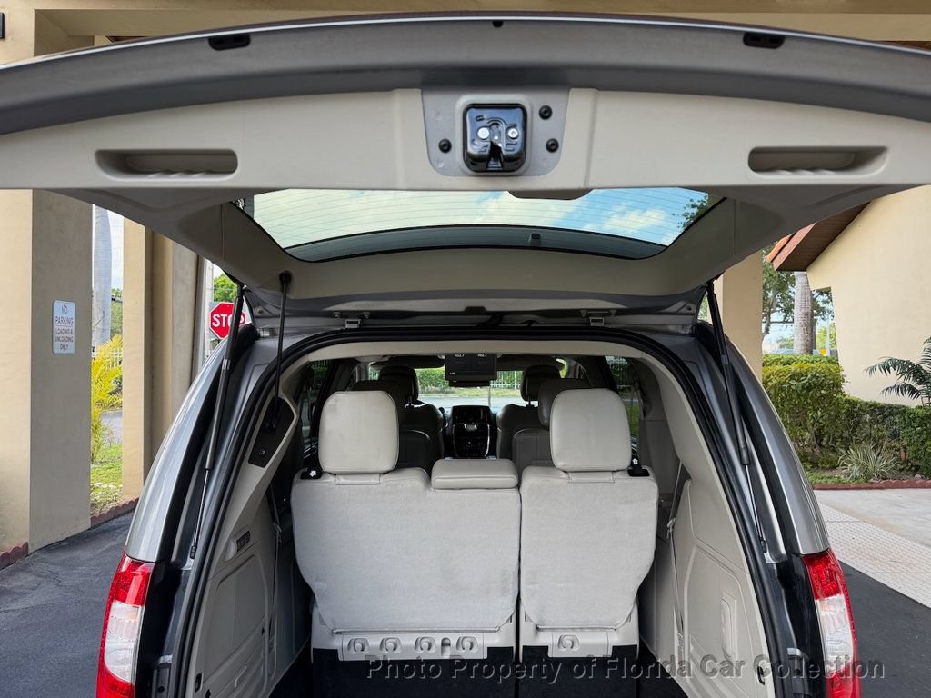 Used 2013 Chrysler Town & Country Limited w/ Luxury Group FWD image 84