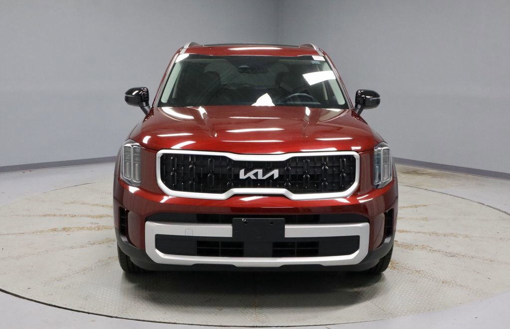 Used 2023 Kia Telluride EX w/ EX Captain's Chair Package image 8