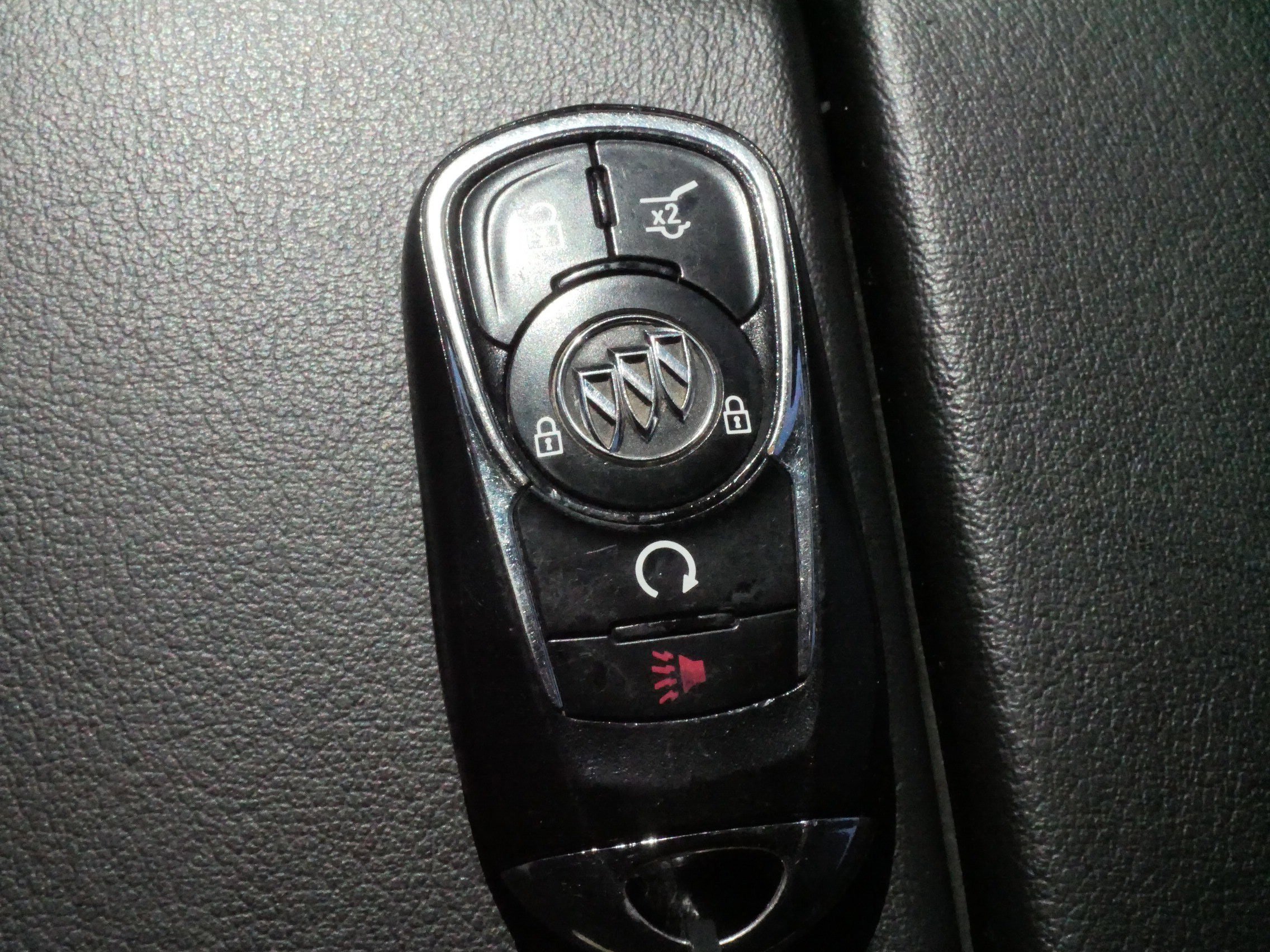 Used 2019 Buick Envision Premium w/ Driver Confidence Package image 29