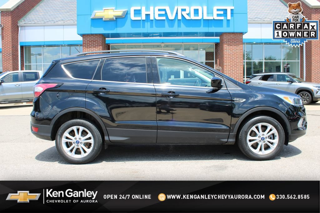 Used 2018 Ford Escape SE w/ SE Sync 3 Package AWD/4WD image 1