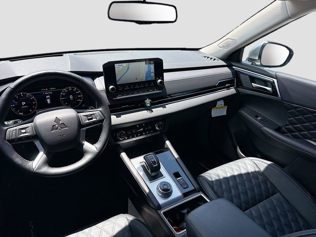 Used 2024 Mitsubishi Outlander SEL image 25