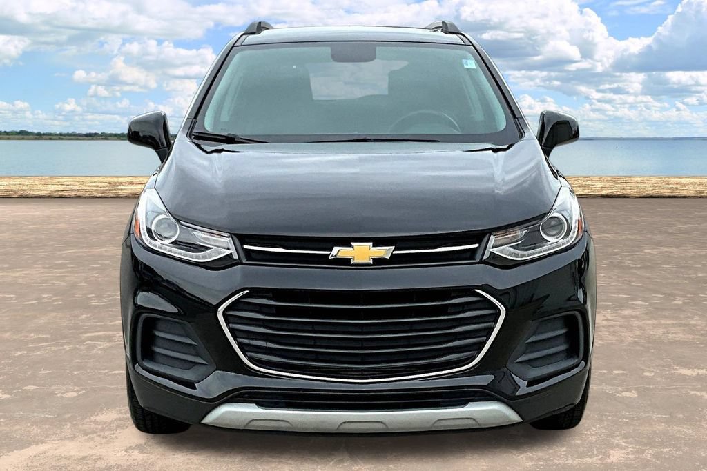 Used 2022 Chevrolet Trax LT w/ LT Convenience Package AWD/4WD image 2