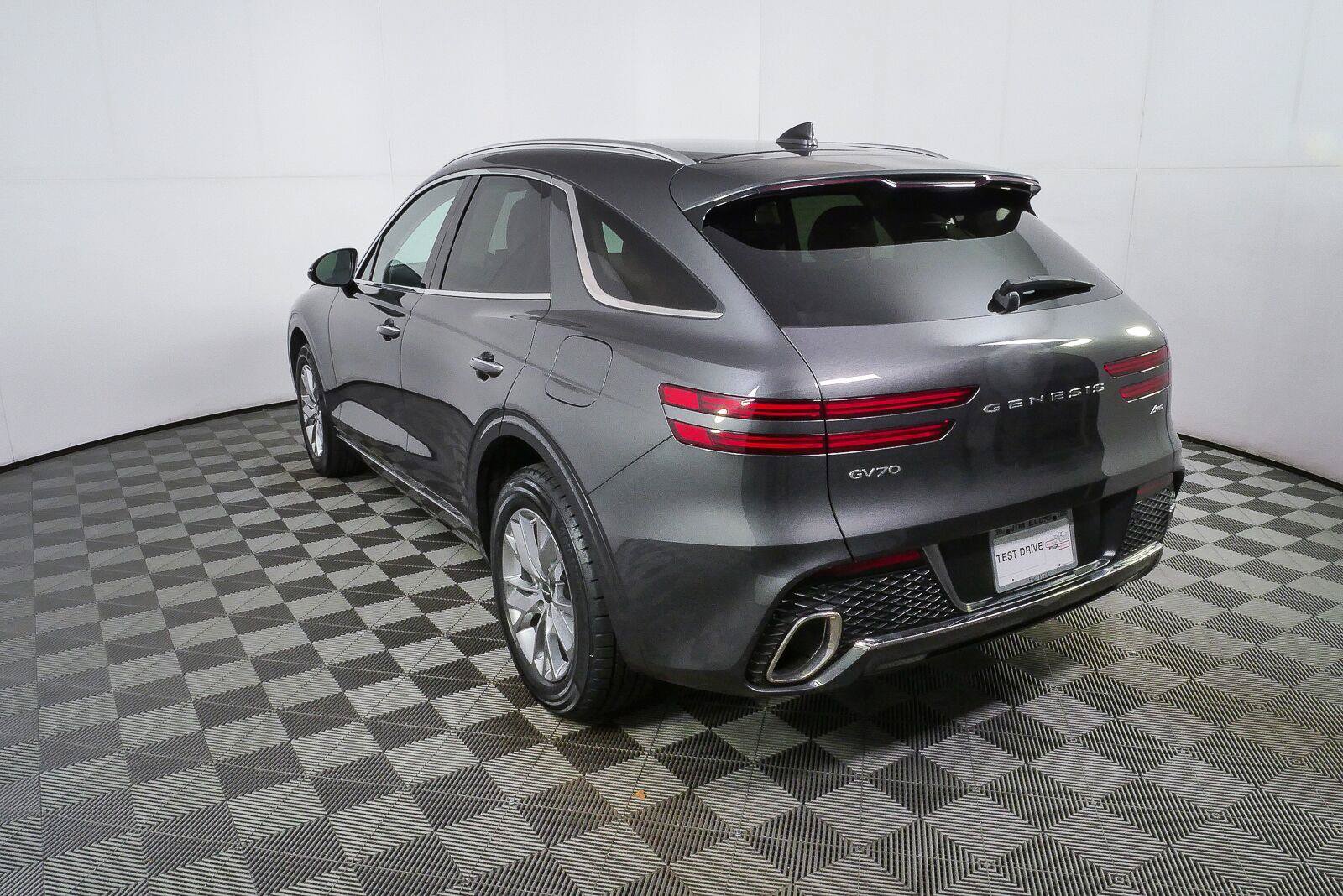 Used 2023 Genesis GV70 2.5T AWD/4WD image 26