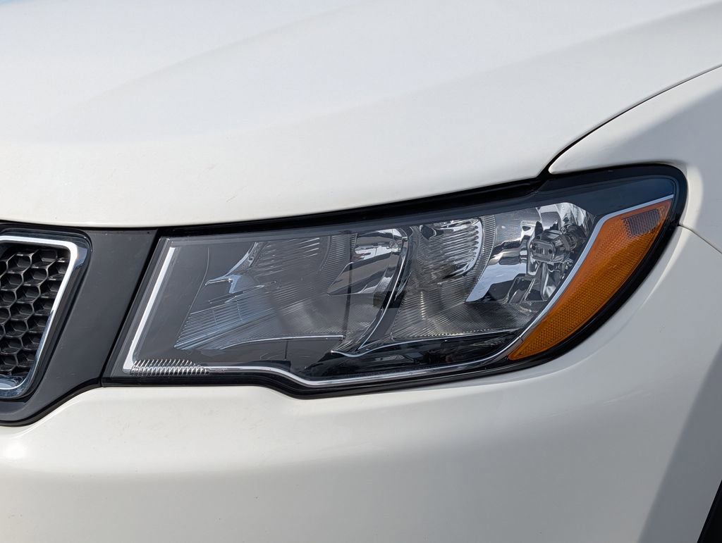 Used 2019 Jeep Compass Limited image 16