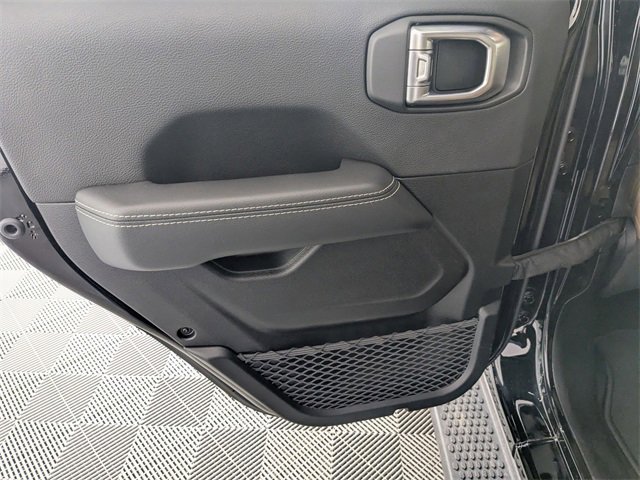 Used 2021 Jeep Wrangler Unlimited Sahara w/ Cold Weather Group image 27