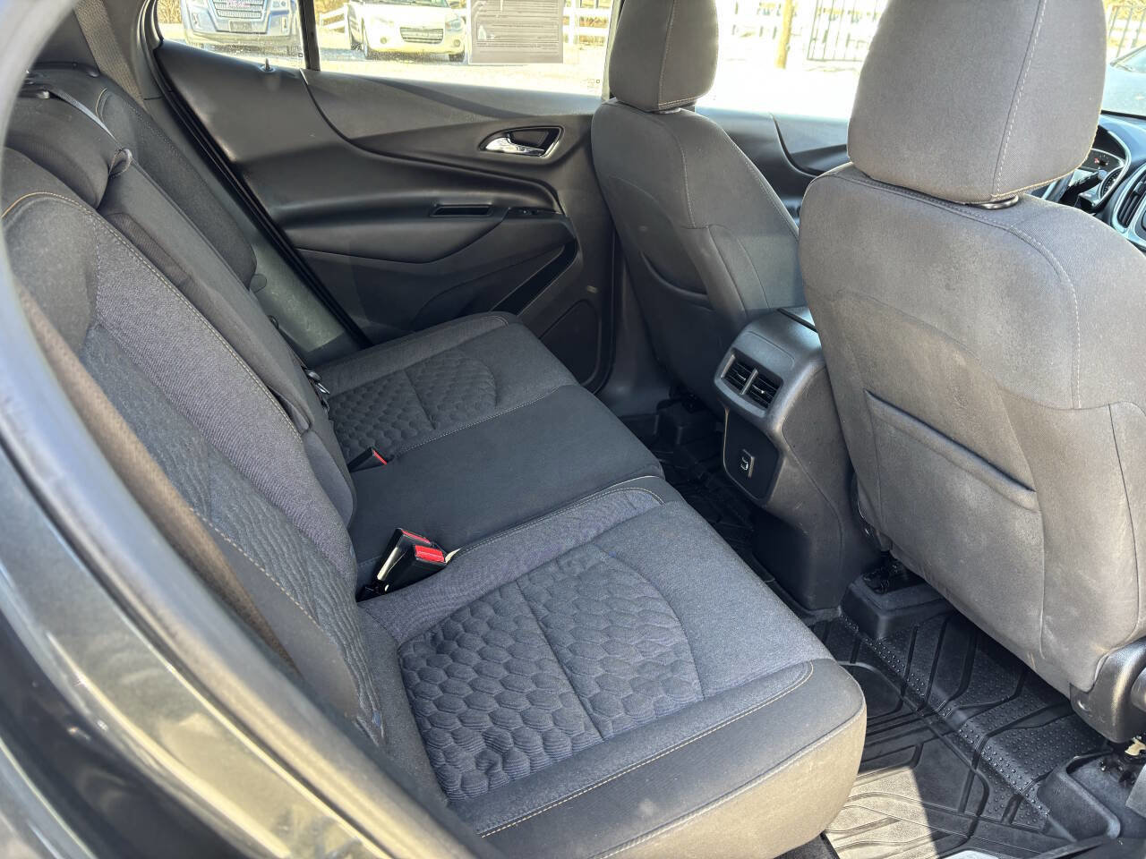 Used 2020 Chevrolet Equinox LT w/ Driver Convenience Package image 9