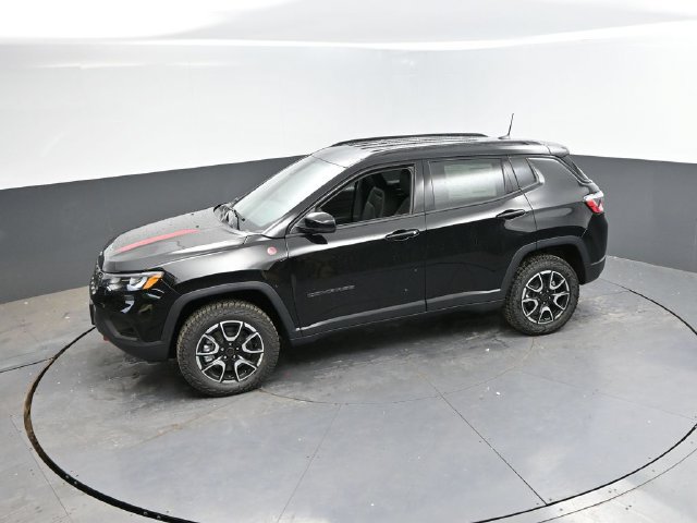 New 2026 Jeep Compass Trailhawk AWD/4WD image 37