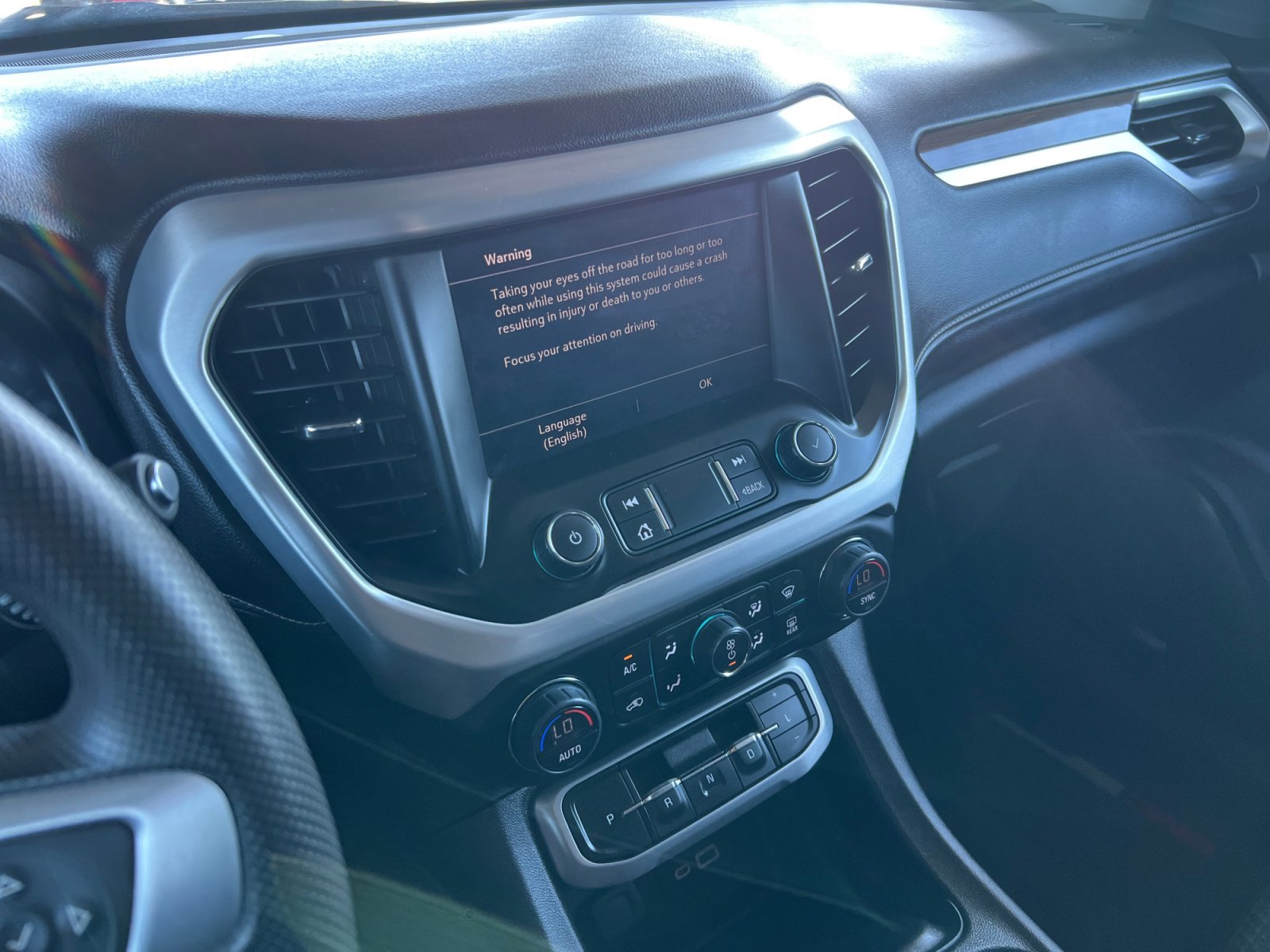 Used 2023 GMC Acadia SLE w/ Driver Convenience Package image 18