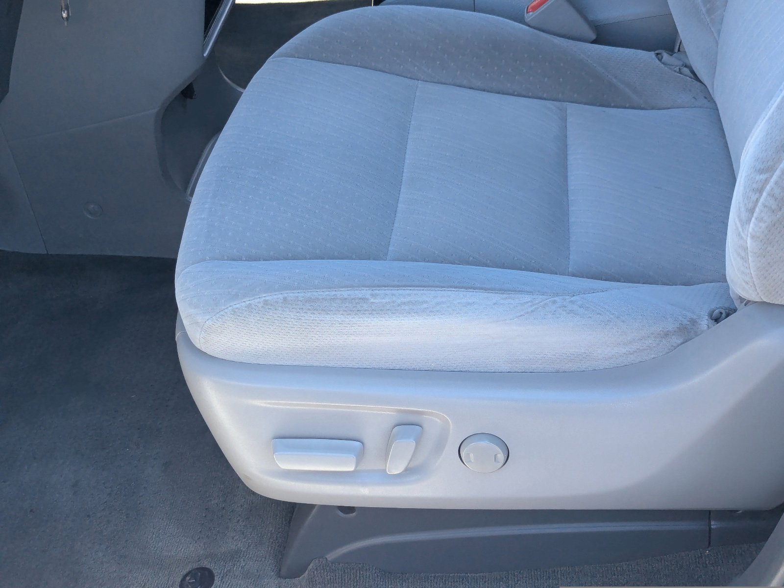 Used 2017 Toyota Sienna LE FWD image 17