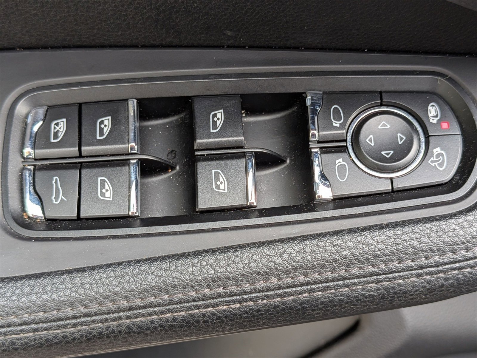 Used 2021 Porsche Macan image 14