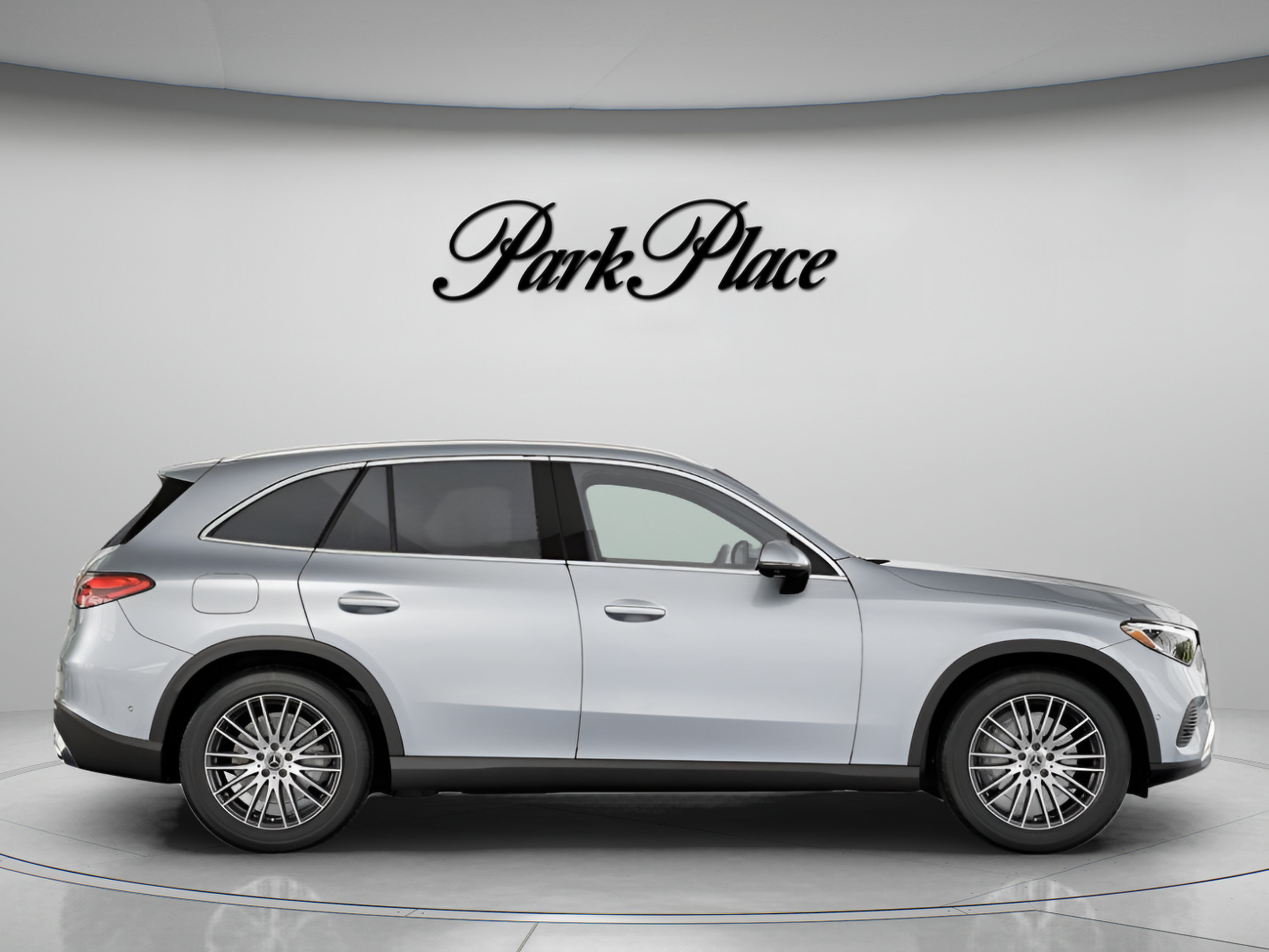 Used 2026 Mercedes-Benz GLC 300 4MATIC image 25