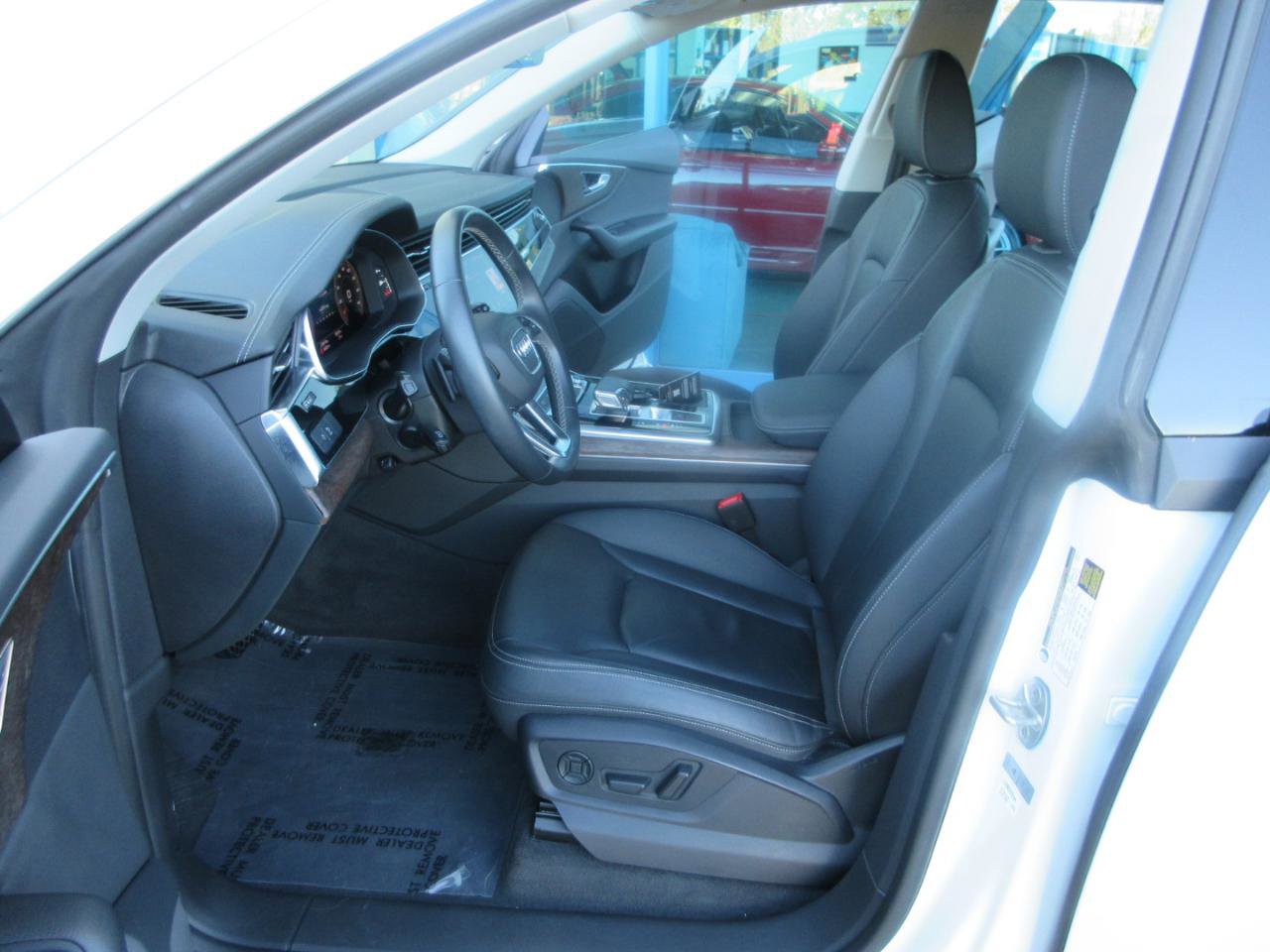 Used 2023 Audi Q8 Premium w/ Convenience Package image 7