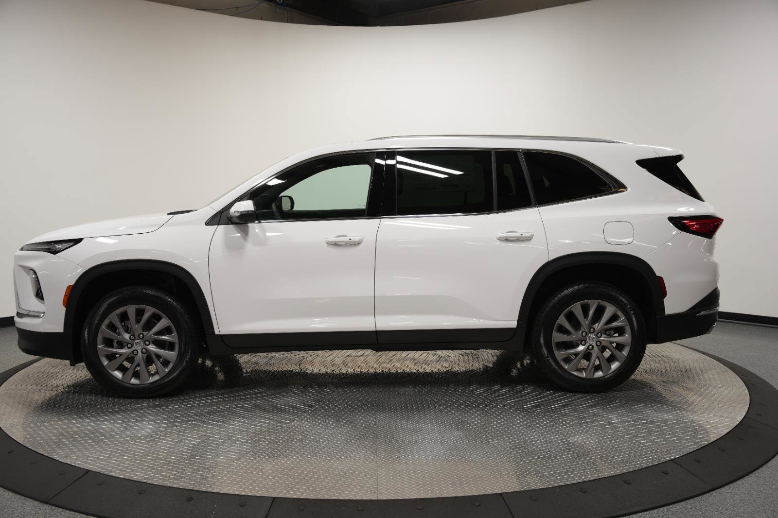 New 2026 Buick Enclave Preferred w/ Power Package image 5