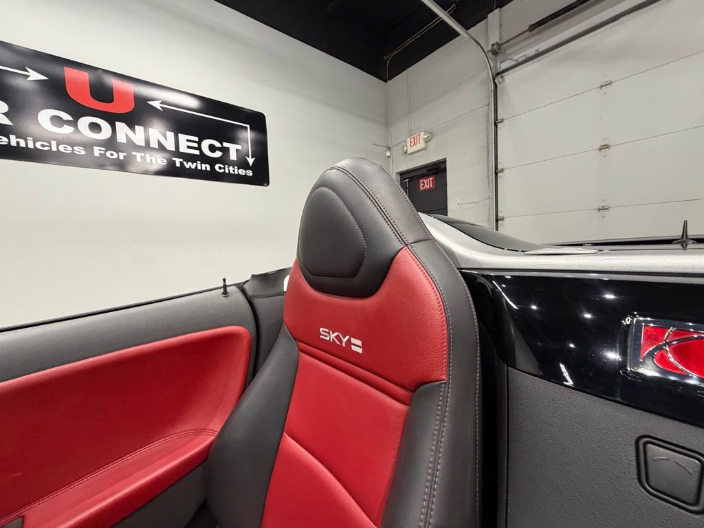 Used 2008 Saturn Sky Red Line RWD image 32