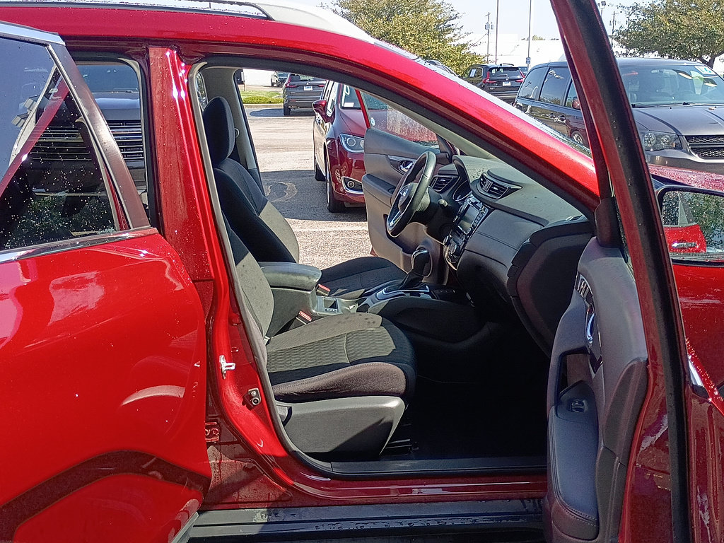 Used 2019 Nissan Rogue SV w/ Premium Package AWD/4WD image 15