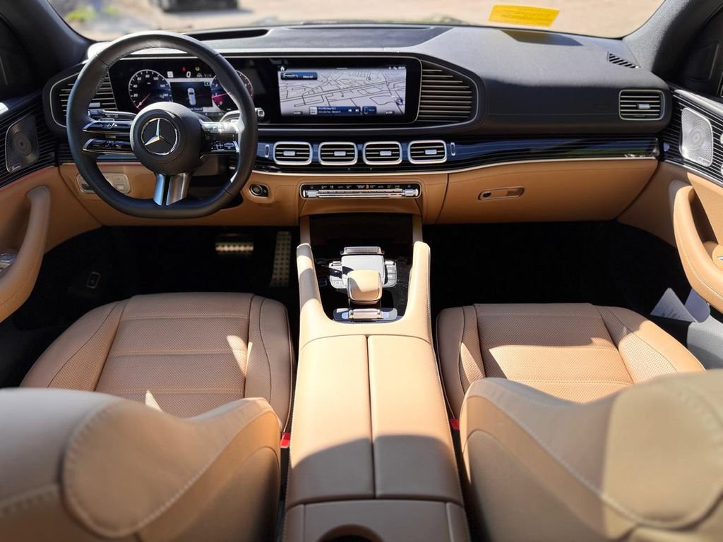 Used 2026 Mercedes-Benz GLS 580 4MATIC image 12