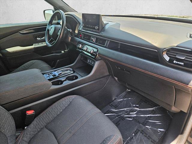 Used 2025 Honda Pilot Sport image 20