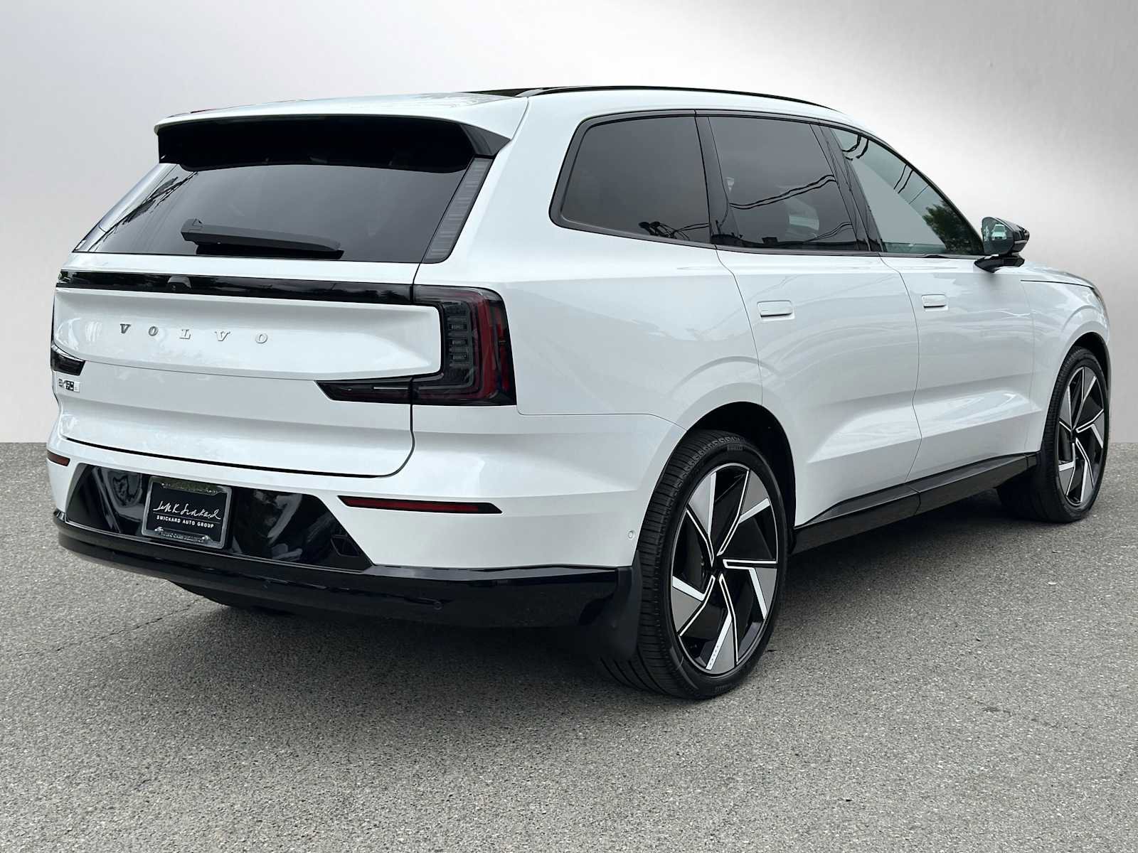 New 2025 Volvo EX90 Ultra image 3