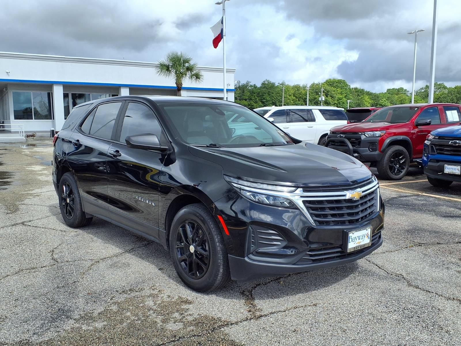 Used 2023 Chevrolet Equinox LS w/ LPO, Cargo Package FWD image 20