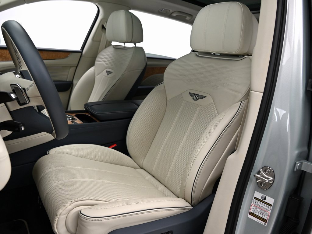 Certified 2025 Bentley Bentayga Extended Wheelbase image 11