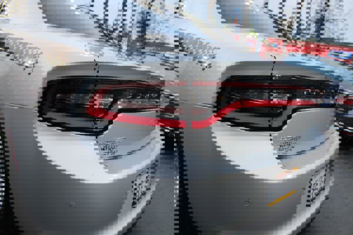 Used 2020 Dodge Charger SXT image 15