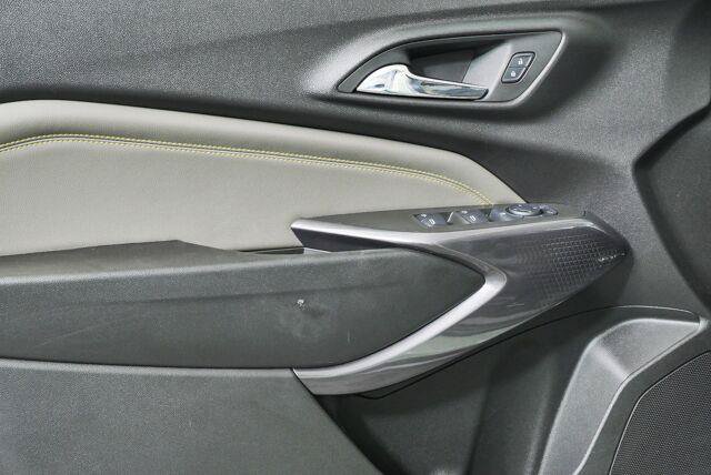 Certified 2025 Chevrolet Trax ACTIV w/ Sunroof Package FWD image 11