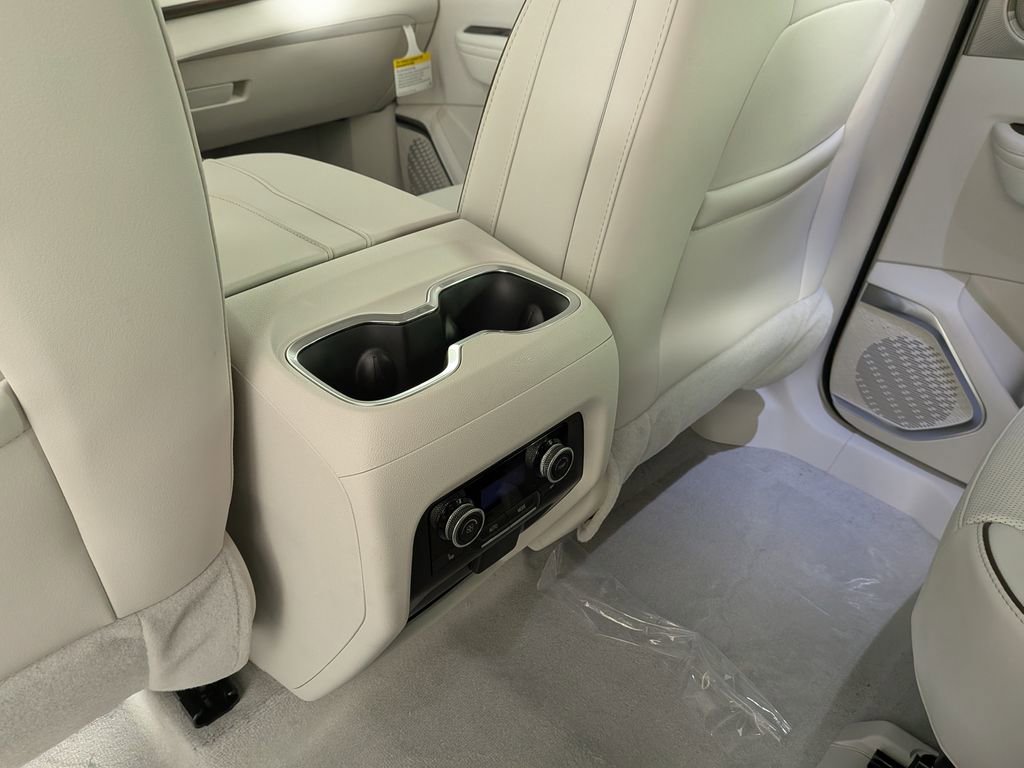 New 2026 Buick Enclave Avenir AWD/4WD image 33