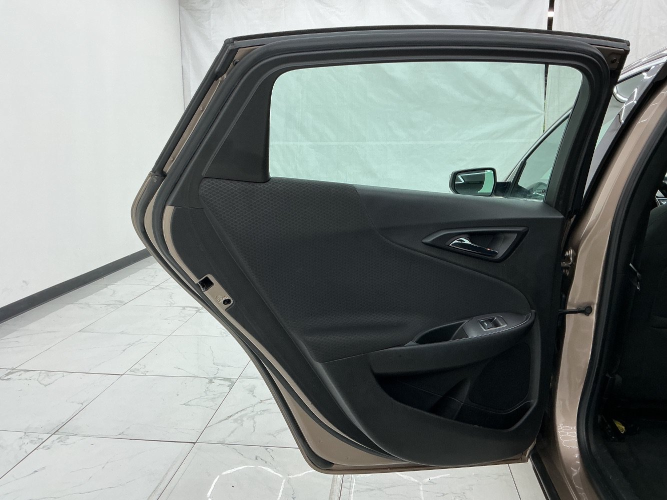 Used 2018 Chevrolet Malibu LT FWD image 24