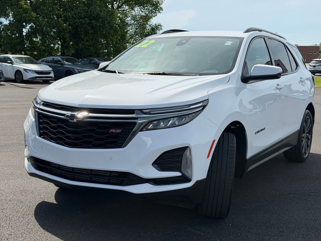 Used 2022 Chevrolet Equinox RS w/ Infotainment Package AWD/4WD image 2