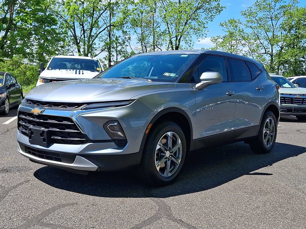 Used 2025 Chevrolet Blazer LT AWD/4WD image 6
