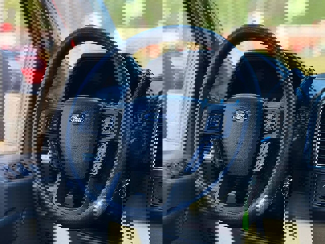 Used 2015 Ford F150 XLT image 7