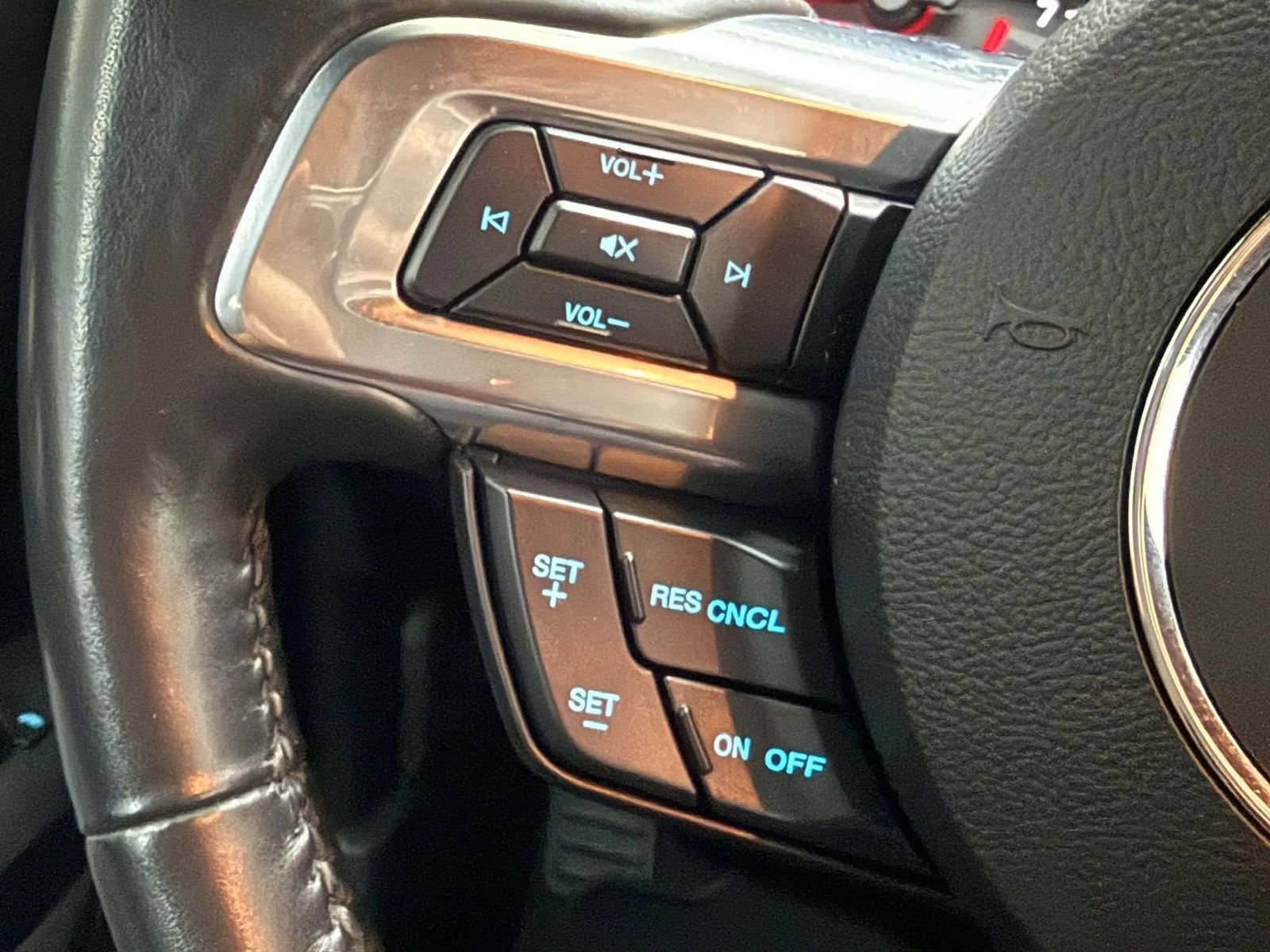 Used 2022 Ford Mustang GT RWD image 27