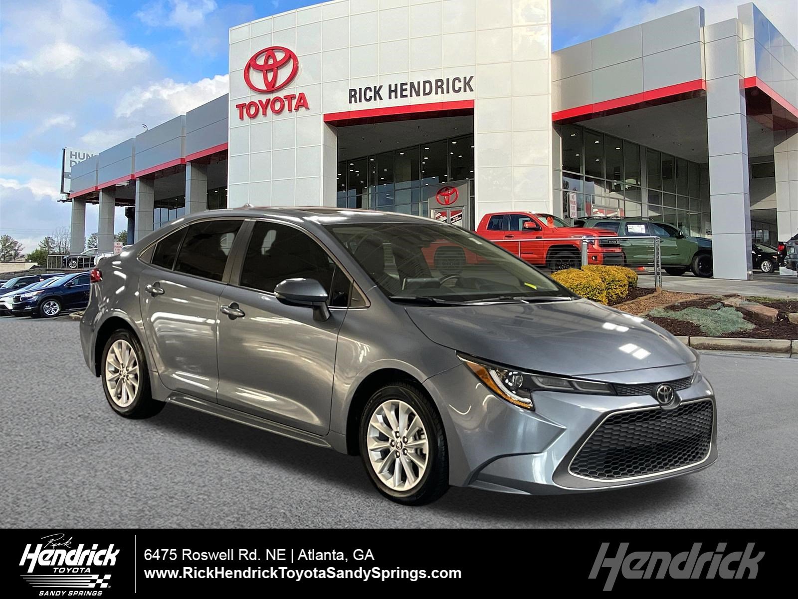 Used 2020 Toyota Corolla XLE image 1