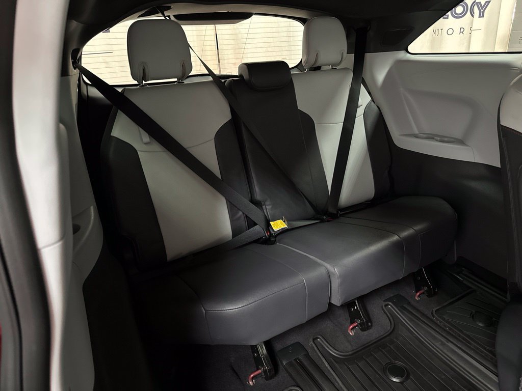 Used 2024 Toyota Sienna XSE w/ XSE Plus Package AWD/4WD image 22