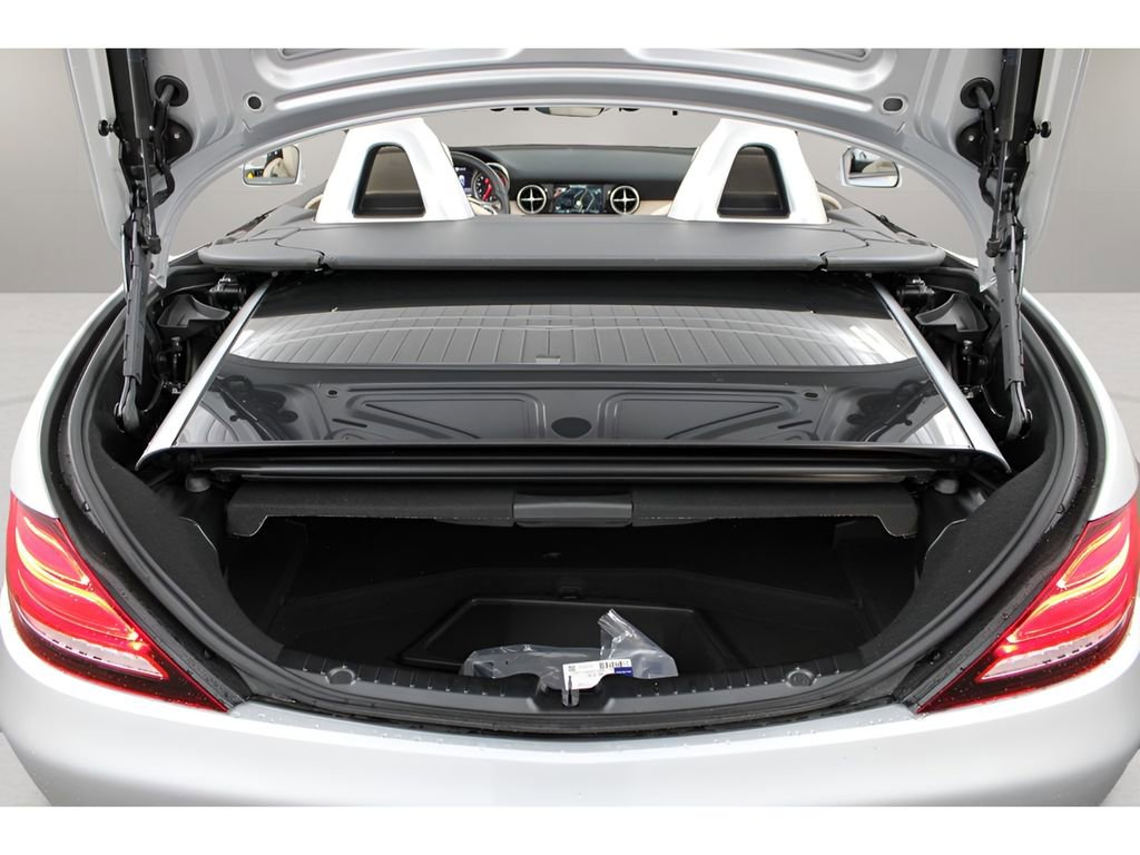 Used 2019 Mercedes-Benz SLC 300 image 23