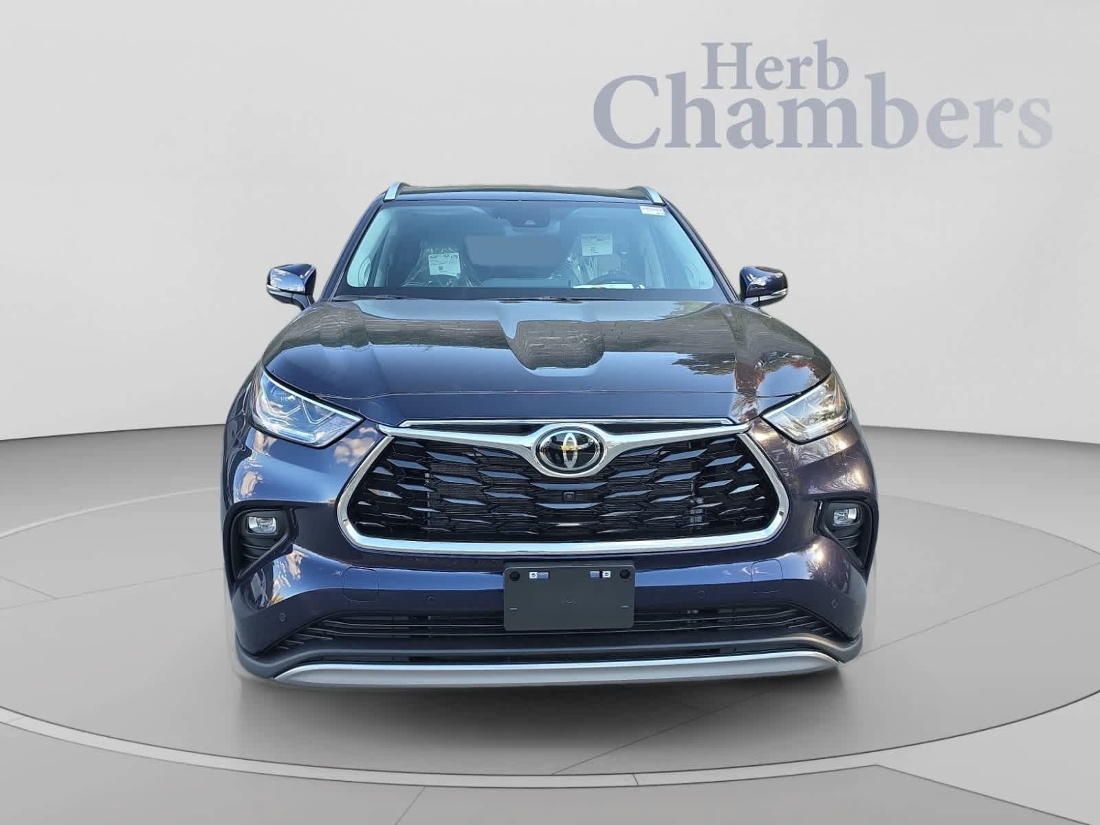 New 2026 Toyota Highlander Platinum AWD/4WD image 2