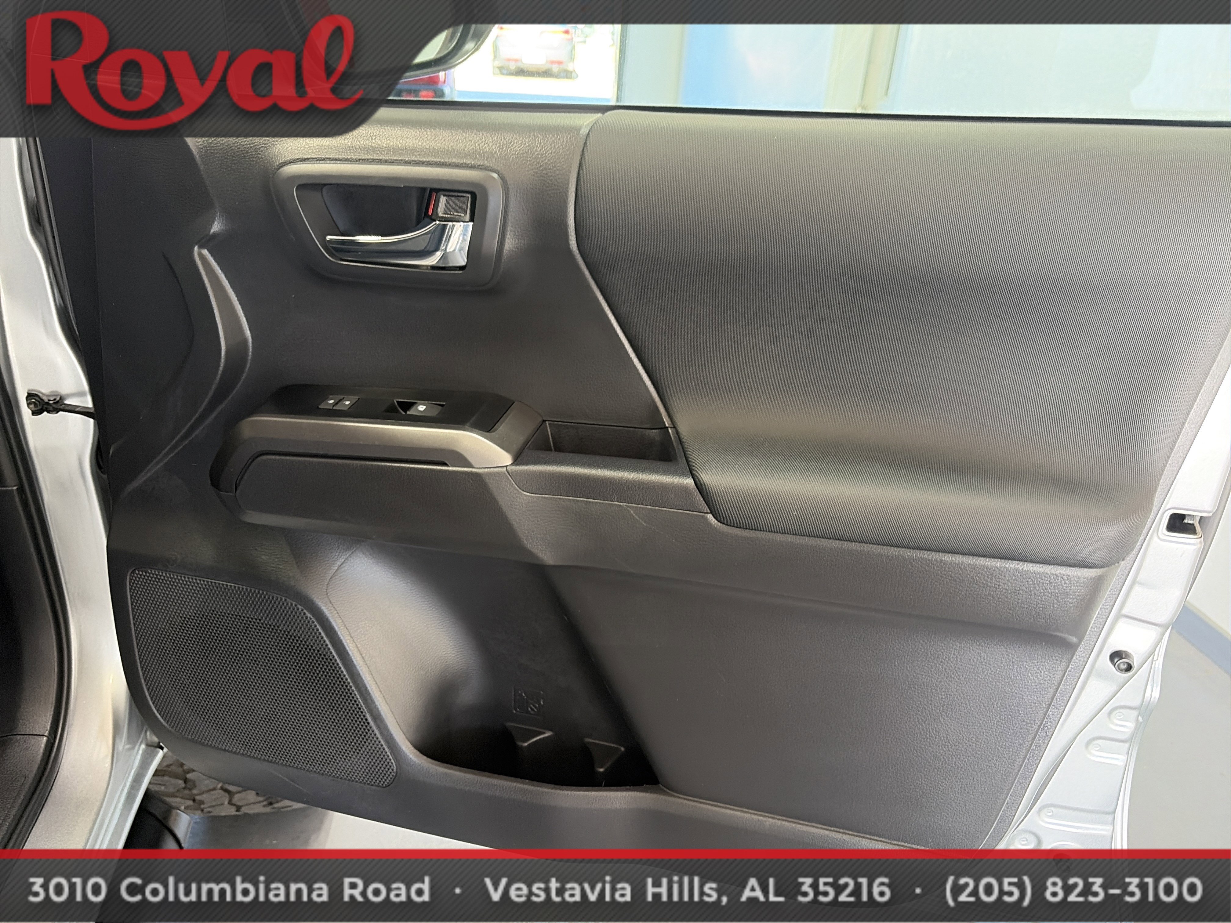 Used 2023 Toyota Tacoma TRD Off-Road w/ Technology Package AWD/4WD image 11