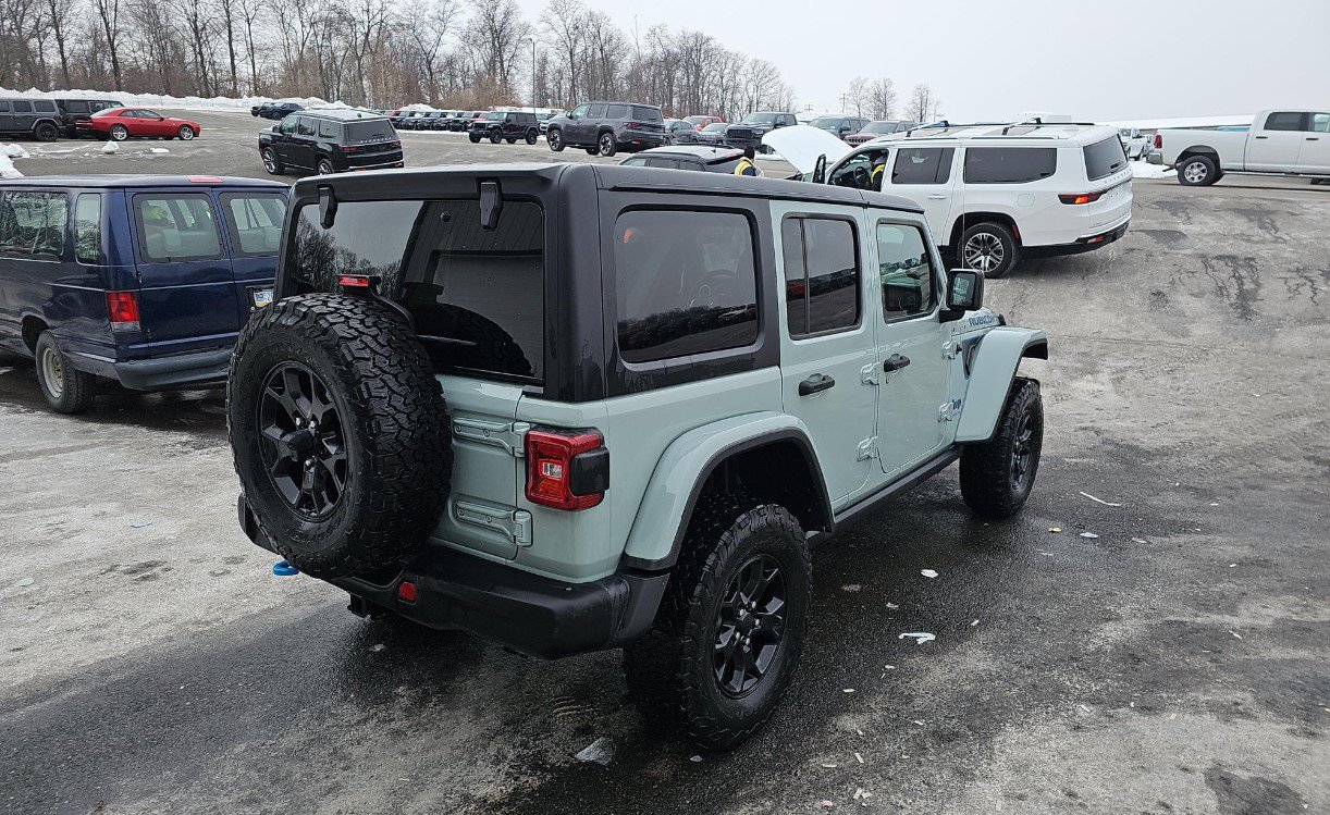 Used 2023 Jeep Wrangler Unlimited Rubicon 4xe image 4