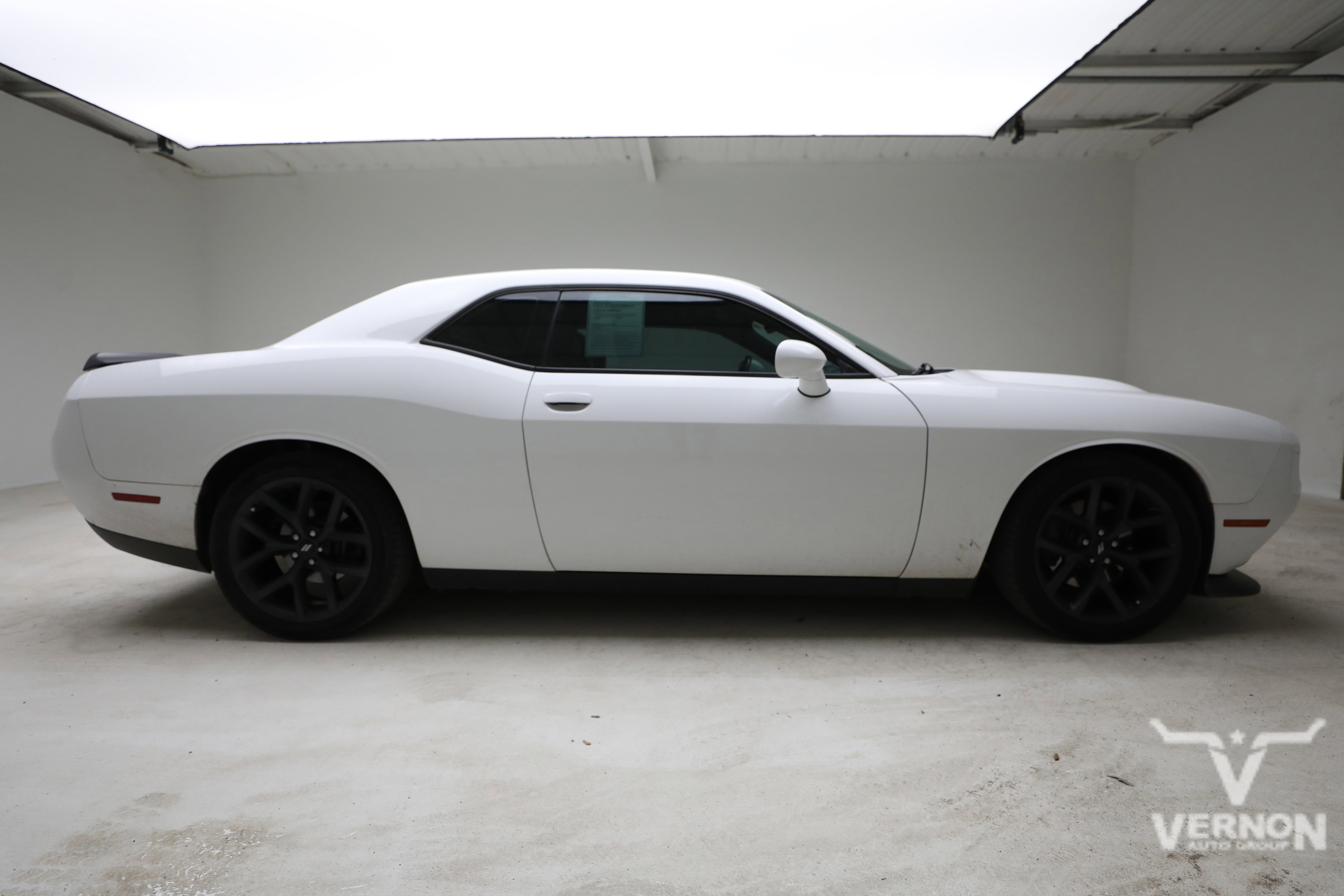 Used 2019 Dodge Challenger GT w/ Plus Package RWD image 5